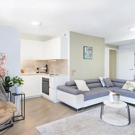 Exceptional 2 Bed Near Monaco With Large Terrace, Sea View, Parking Beausoleil
